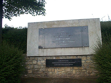 Monument à la mémoire du général des Vallières